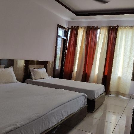 Oyo Hotel Laksh Kurukshetra Extérieur photo