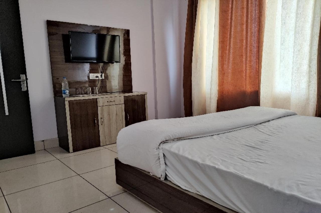 Oyo Hotel Laksh Kurukshetra Extérieur photo