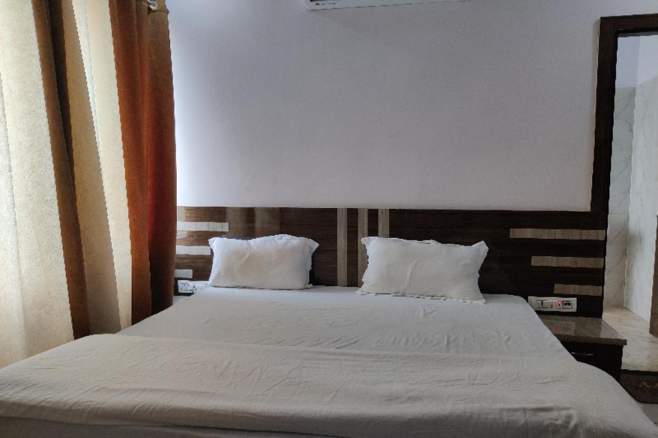 Oyo Hotel Laksh Kurukshetra Extérieur photo