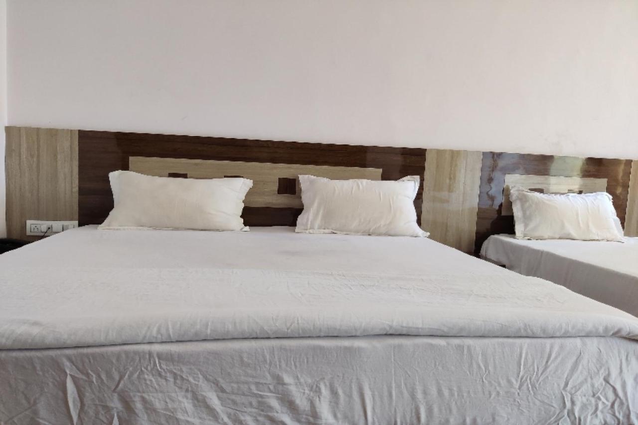 Oyo Hotel Laksh Kurukshetra Extérieur photo