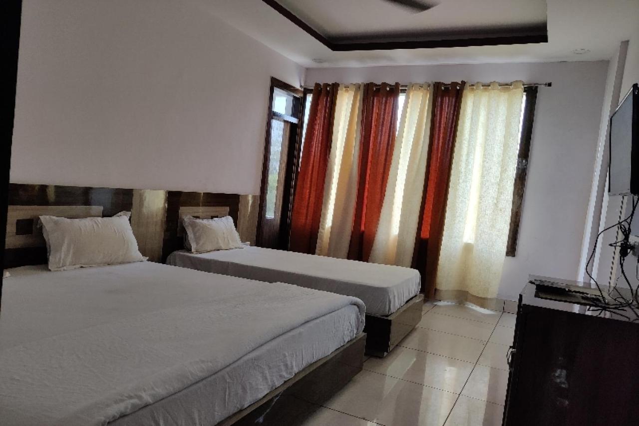 Oyo Hotel Laksh Kurukshetra Extérieur photo