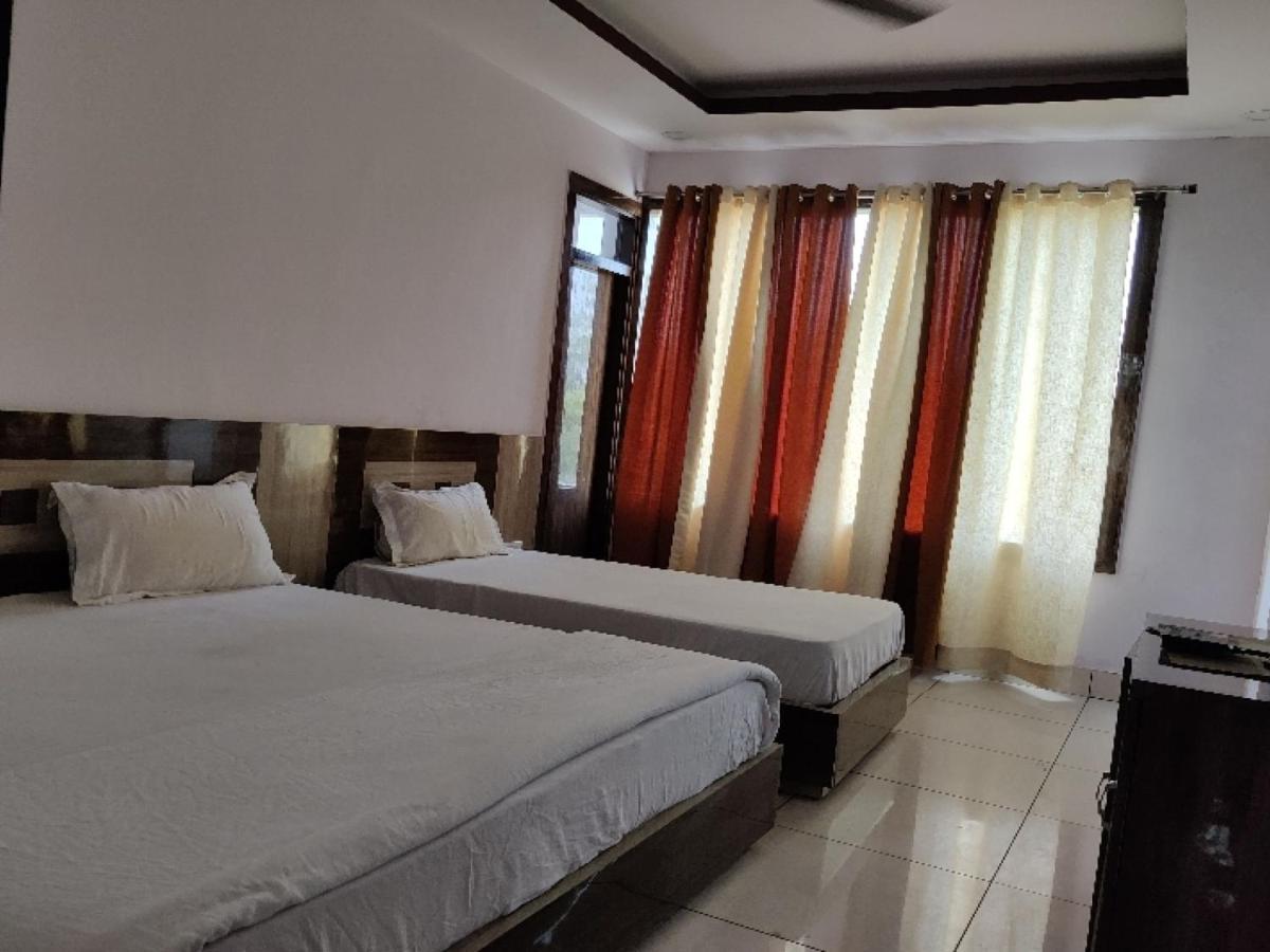 Oyo Hotel Laksh Kurukshetra Extérieur photo